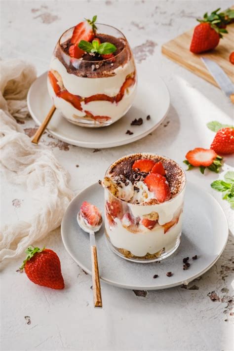 Veganes Erdbeer- Tiramisu im Glas