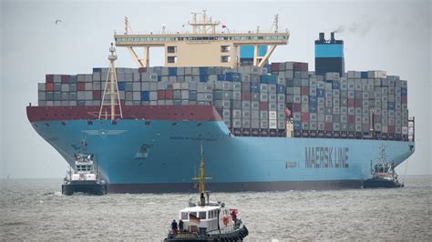 Maersk Worlds Largest Container Shipping Company Vows To Ship
