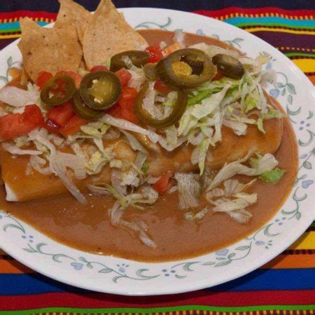 Here are 5 eateries and home cooks serving up everything from burritos to fajitas! Alicia's Mexican Food | Mexican Food
