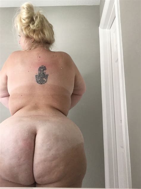 Plumpy Bbw Hoe Washes Car And Masturbates On Front Seat My Xxx Hot Girl