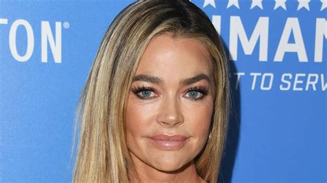 Denise Richards Looks Incredible As She Poses In Fitted Lace Mini Dress Wow Monika Kane