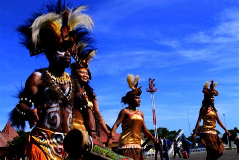 Idul adha jatuh pada tanggal 10 bulan dzulhijjah, hari ini jatuh persis 70 hari setelah perayaan idulfitri. Tarian Selamat Datang dari Papua | Paninggih