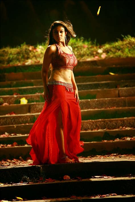 Hot Sizzling Actress Images Nayantara Hot Navel Stills From Sathyam Movie