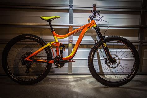 Giant Reign 1 Reviews And Prices Full Suspension Bikes