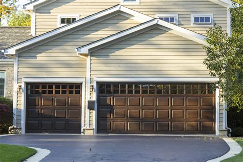 Boosting Your Curb Appeal With Your Garage Rismedias Housecall