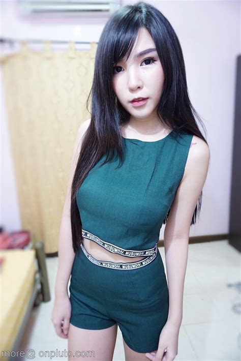 amateur thai model selfie leaked
