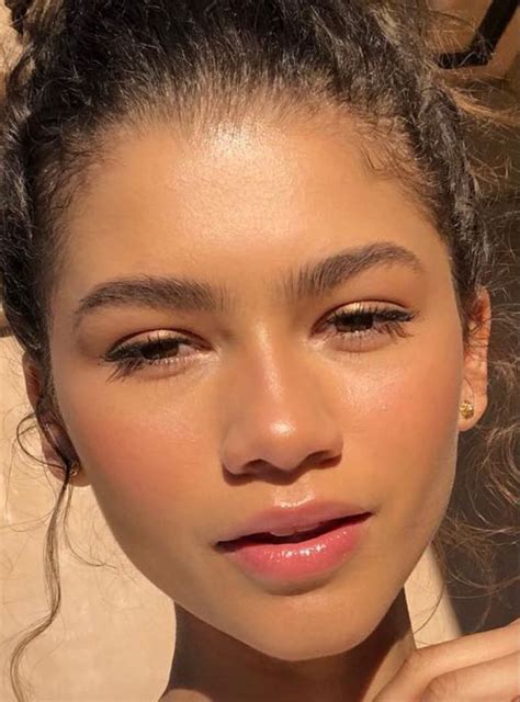 How to Get Glowy Skin, According to Makeup Artists