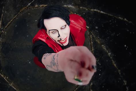 Marilyn Manson Covers Eagles “hotel California” Hell Freezes Over Video