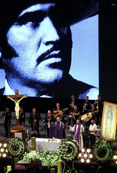 Vicente Fernández Memorial Thousands Mourn King Of Rancheras