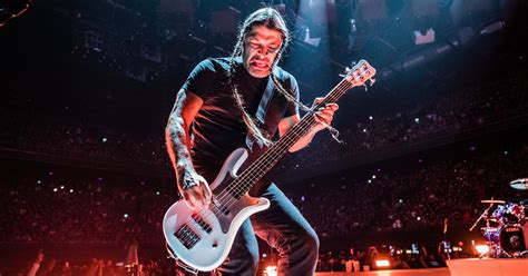 Robert Trujillo Toca Com Suicidal Tendencies Antes De Show Do Metallica