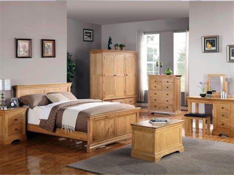 Bedding set in elegant form. Wood furniture for a beautiful bedroom design | Interior ...