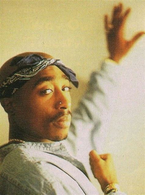 2pac Nose Piercing Right Or Left