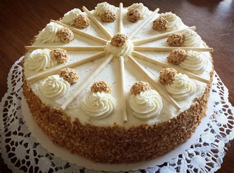 Definitiv eines der besten rezepte, wenn die rhabarberzeit vor der tür steht. Kuchen & Torten Rezepte: Giotto Torte