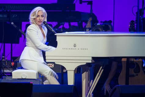 Lady Gagas Jazz And Piano Las Vegas Residency Returns Despite Covid 19