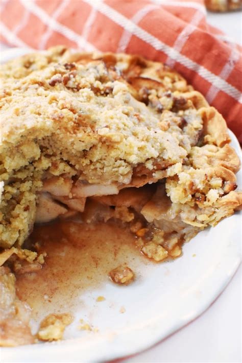 Apple Crumble Pie Recipe A Classic Favorite Sizzling Eats