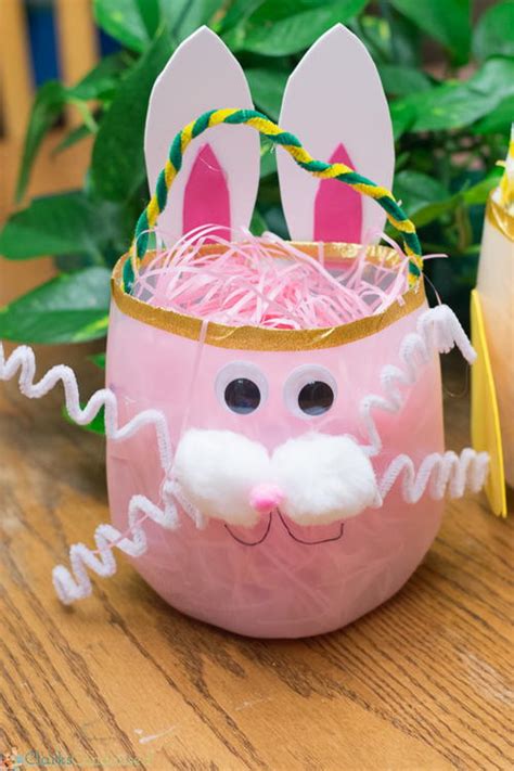 Although your kids must be excited about the gifts they will be receiving this easter, you wish you had more time to think about something unique to offer them. Adorable DIY Easter Baskets | AllFreeHolidayCrafts.com