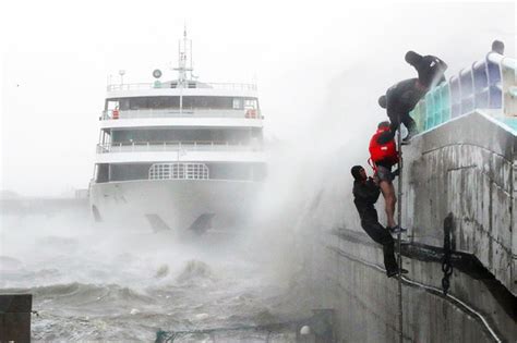 At Least 5 Dead As Typhoon Hits South Korea Abs Cbn News