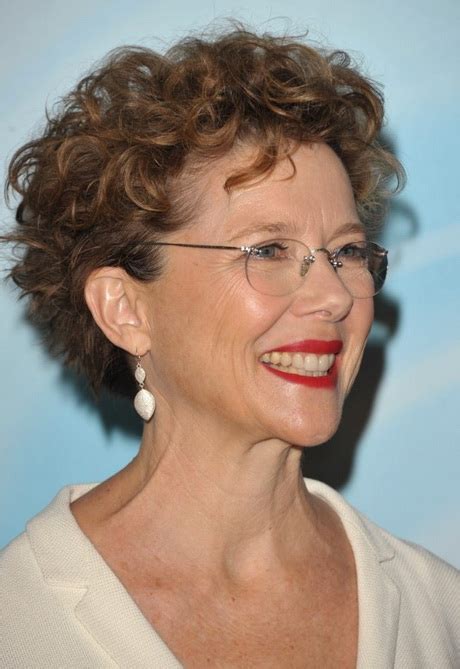 Getting our curls to behave regularly is usually the goal, but these easy and cute hairstyles for curly hair have convinced us to get a little. Short wavy hairstyles for over 50 women