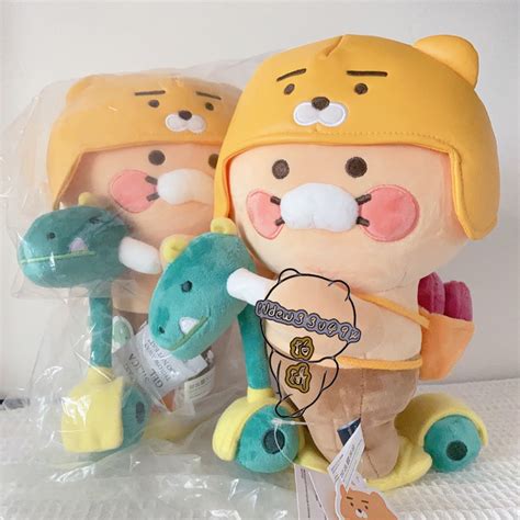 現貨 韓國 Kakao Friends Choonsik 春植 滑板車 萊恩 西瓜皮 安全帽 造型 娃娃 玩偶 公仔 蝦皮購物
