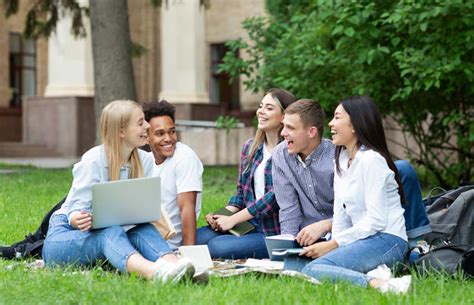 5 Easy Ways To Make New Friends At University Nido Student