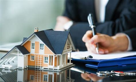 A real estate salesperson is associated with a real estate broker to list and negotiate the sale, lease, or rental of real property for others for compensation, under the direction and guidance of a responsible broker. Real Estate | Finvestable