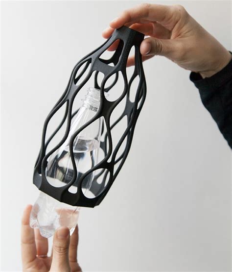 Gerade als einsteiger stellt man sich häufig die frage: Neues Outfit für alte Flaschen: 3D-gedruckte Vasen von Libero Rutilo | 3d drucker, Pet flaschen ...