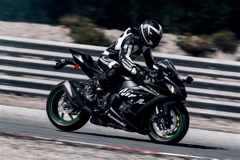 Kawasaki Stays The Course With 2018 Ninja Zx 10rr