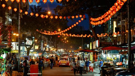 This street, particularly the five lot restaurant is a must visit for people who love food. Jalan Alor, Kuala Lumpur: How To Reach, Best Time & Tips
