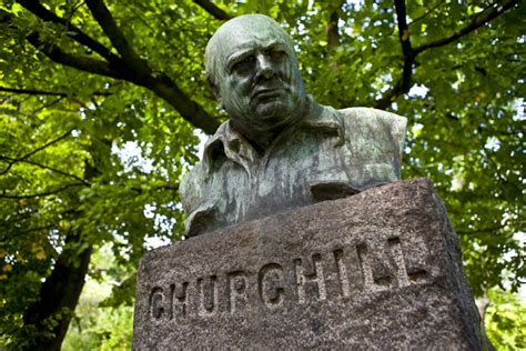Winston Churchill Statuemonument Copenhagen Rv Lifestyle News Tips