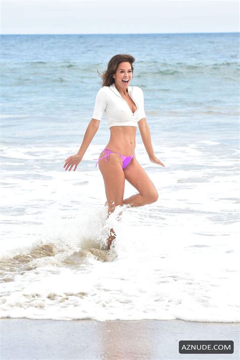 Brooke Burke Continues To Enjoy Summer In Malibu Aznude