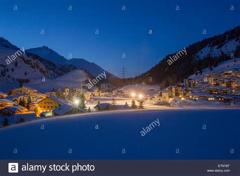 Nur drei minuten vom dorf bivio entfernt, befindet sich der klettergarten motta da crest. Julier Stockfotos und -bilder Kaufen - Alamy