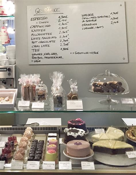Die gibt es hier raffiniert belegt. Lieblingsläden | Kaffee trinken und Kuchen essen in Köln ...