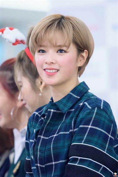 Pin By Javi Sabillón On Jeongyeon My Love Short Hair Styles Cute