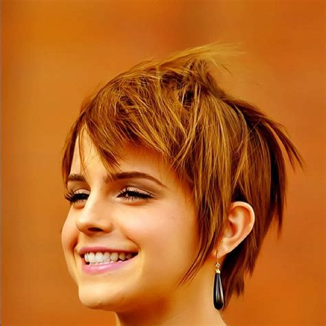 Short Cut Saturday Emma Watsons Growing Out Her Pixie