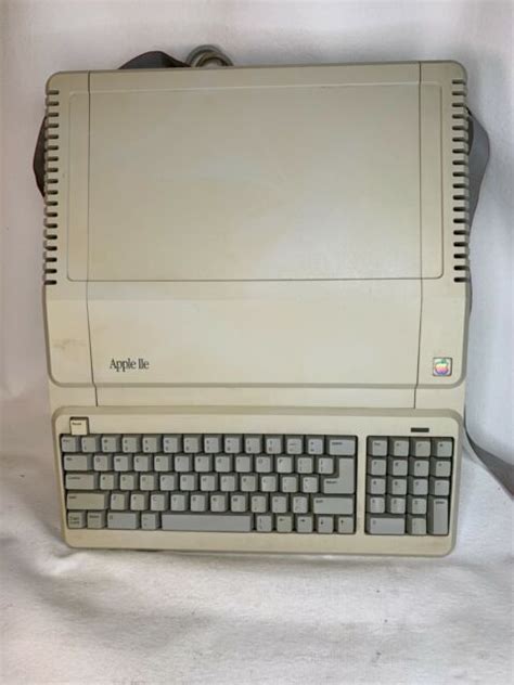Vintage Apple Iie Platinum Computer A2s2128 3a2s2 For Sale Online Ebay