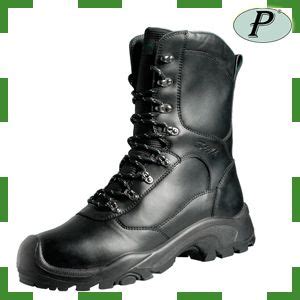 Botas altas para el cuerpo de seguridad. Botas de piel flor negras