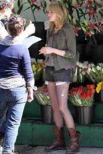 Emma Stone Shows Off Her Skinny Legs In Ripped Stockings On Set New