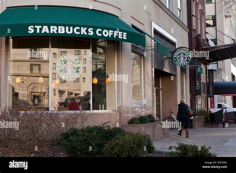 Starbucks Coffee Storefront Stock Photo Alamy