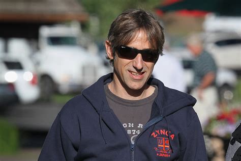 zynga founder gives up operating duties wsj