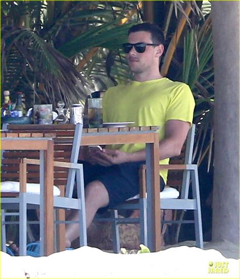 Photo Lea Michele Cory Monteith Beach Lunch In Mexico 11 Photo