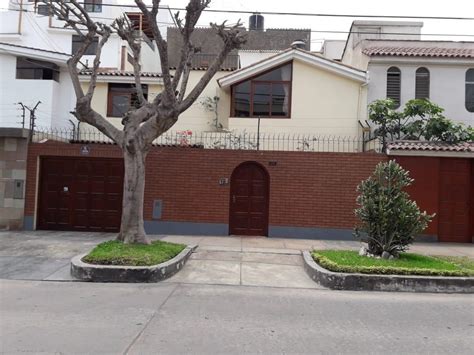 Casa En Surco 242 M 5 Dorm 4 Baños Provincia De Lima Adondevivir