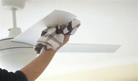 Dirty Ceiling Fans Heres How To Clean It
