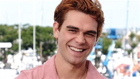 Ajax with jquery is very useful for send and received data to server without refresh of web page. "¿Qué le pasa?": KJ Apa ('Riverdale') da rienda suelta a ...