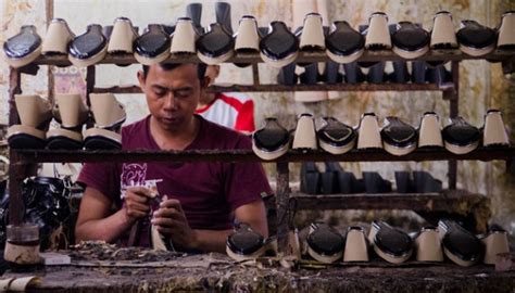 Sepatu purwokerto, purwokerto, jawa tengah, indonesia. Ekspor Tinggi, Menteri Saleh Dorong Industri Alas Kaki ...