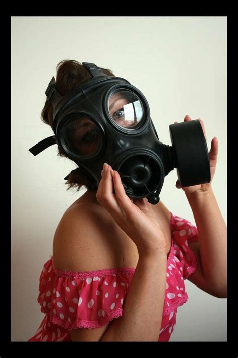 Pin By 56 Tzghbn On Fullface Gas Mask Girl Gas Mask Mask Girl