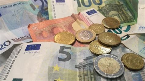 Budžet I Finansije U Srbiji Prvog Decembra Počinje Prijava Za 5000