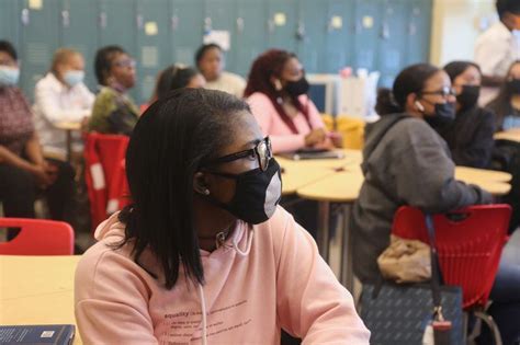 New York States Coronavirus School Mask Mandate To End Says Gov