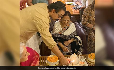 Aamir Khan Celebrates Mom S Birthday With Ex Wife Kiran Rao Daughter Ira And Others