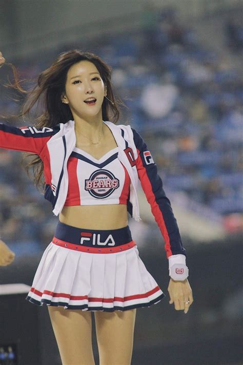 Asian Cheerleaders — 김다정 Kim Dae Jung See Korean Cheerleaders