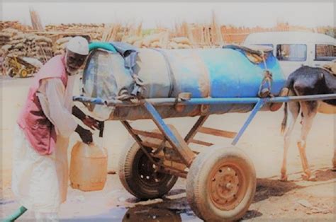 بسبب انقطاع المياه .. مواطنون يعتمدون على (الكارو) في مياه الشرب - النيلين